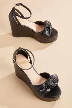 Wrapped With A Bow Wedges