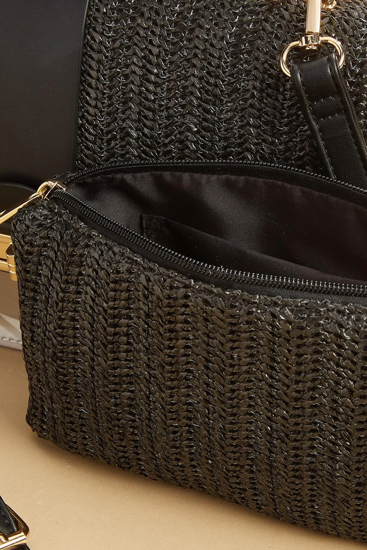 Clearly Woven Handbag Set 5 Clearly Woven Handbag Set - Image 3